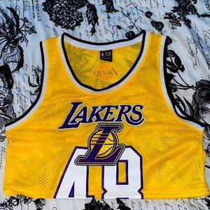 Lakers 48